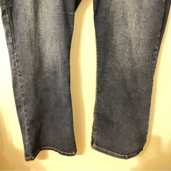 Curve Appeal Size 20 W Boot Cute High Rise Medium Wash - Picture 2 of 10